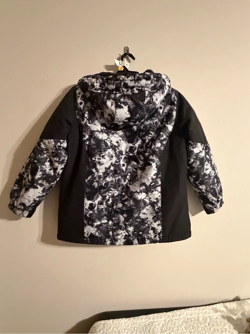 Swiss Tech Black & White Marble-Print 4 in 1 Systems Coat